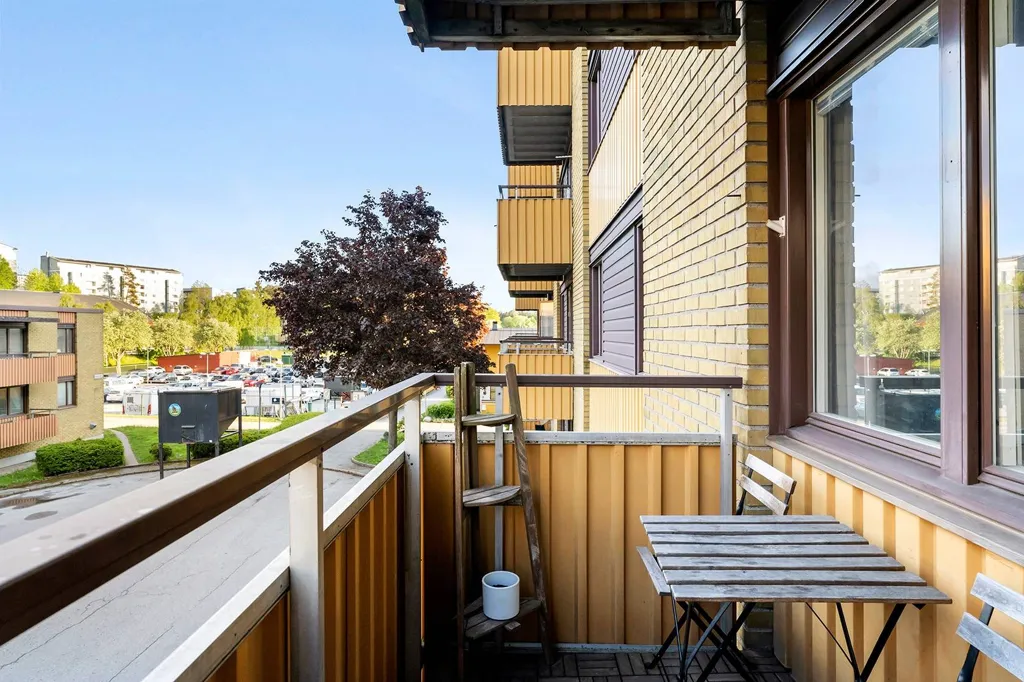 Rõdu - Bright 1-Bedroom Flat with Balcony in Stockholm