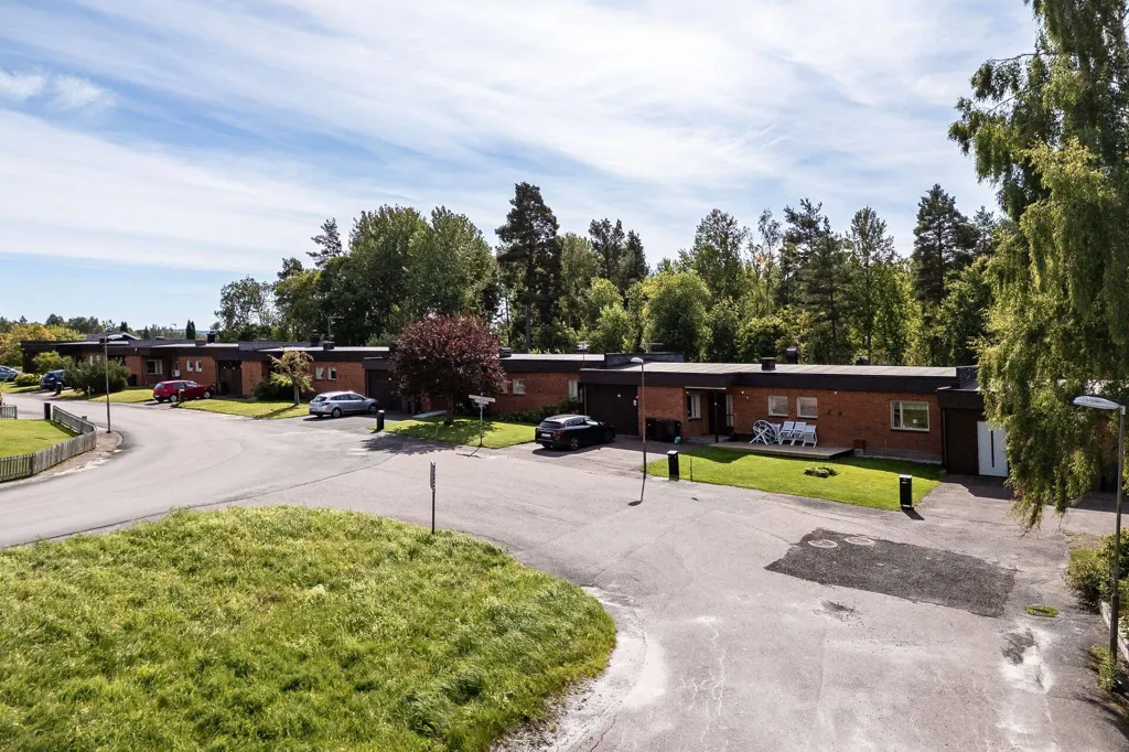 Õhuvaade - Modernised Bungalow with Garden in Falun