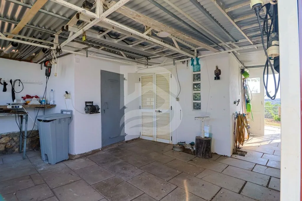 Garage - Rustic House with Pool in Pêra, Algarve