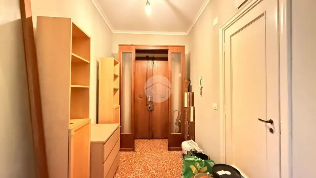 Entrée - Apartment with Balcony in Sampierdarena, Genoa