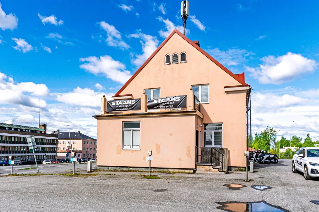 Välivaade - Historic Station House with Timber Construction in Skellefteå