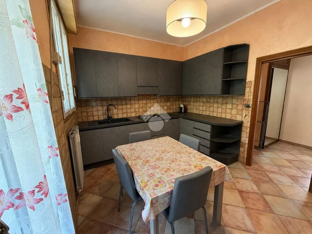 Salle à manger - Rear-Facing Apartment with Garden in Torino