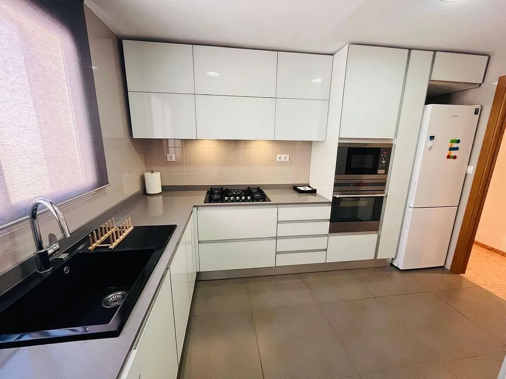 Kitchen - Student-Friendly Flat with Balcony in Moncada