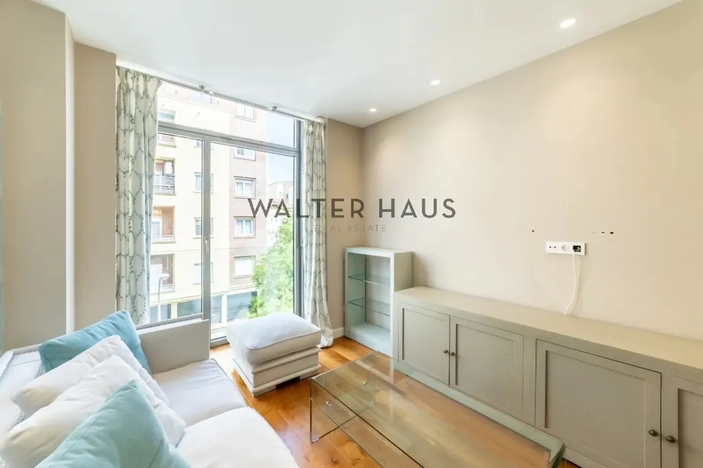 Séjour - Modern Apartment with Solar Panels in Chamberí, Madrid
