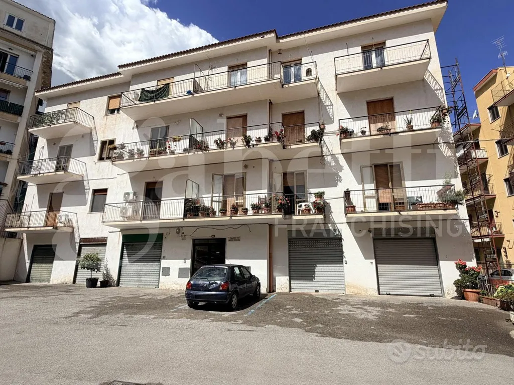 Välivaade - Modernised Apartment with Panoramic Balcony in Corbara