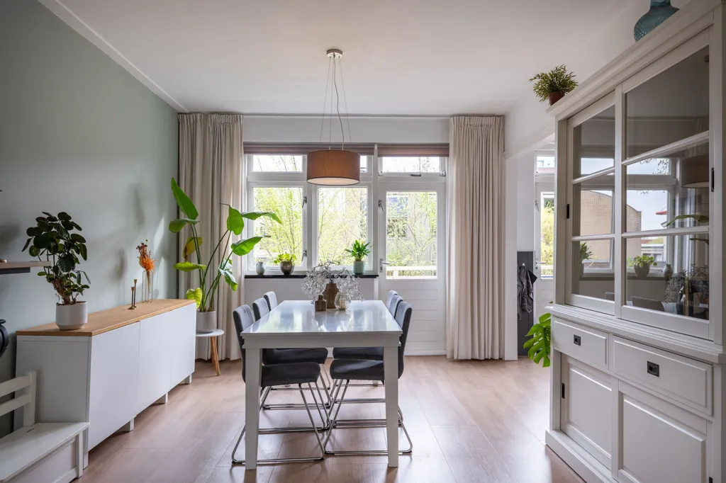 Sala da pranzo - Bright Bungalow with Balcony in Zuilen