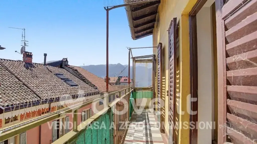 Balcon - Apartment with Balcony in Luino's Historic Centre