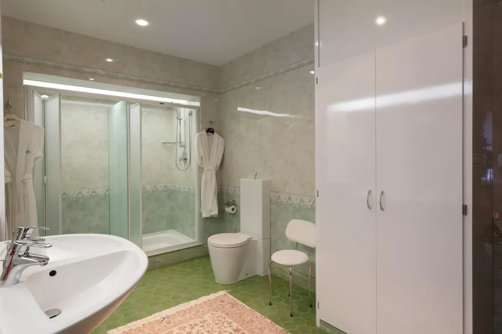 Bagni - Seafront Estate with Beach Access in Almadraba