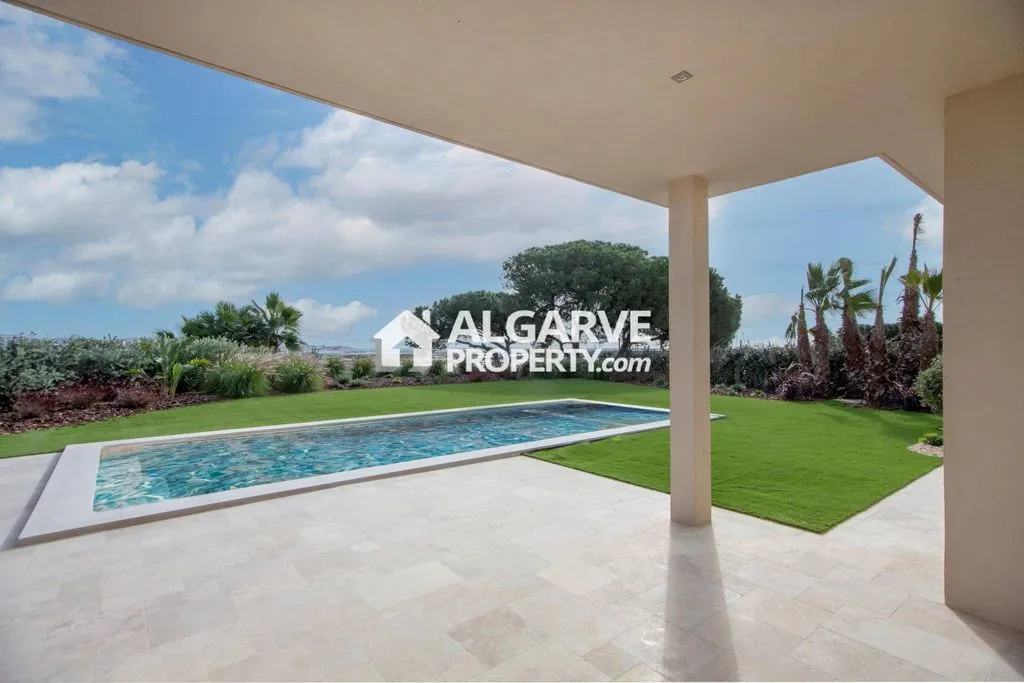 Piscine - Luxury Villa with Pool in Faro, Portugal
