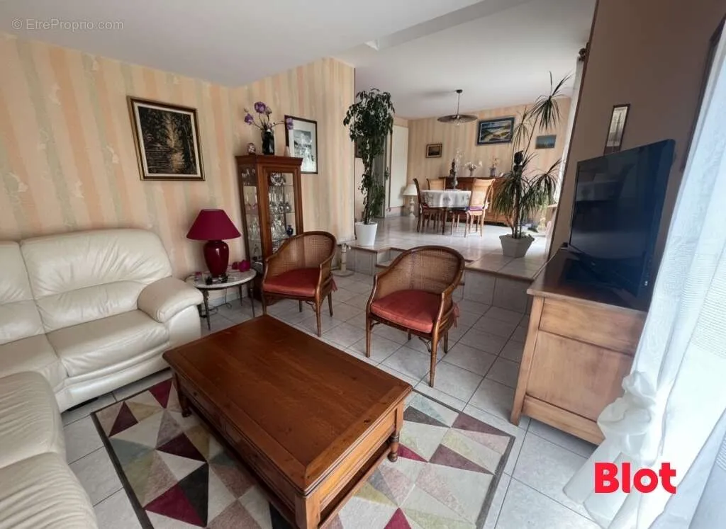 Elutuba - House with Garden and Expansion Potential in Berric