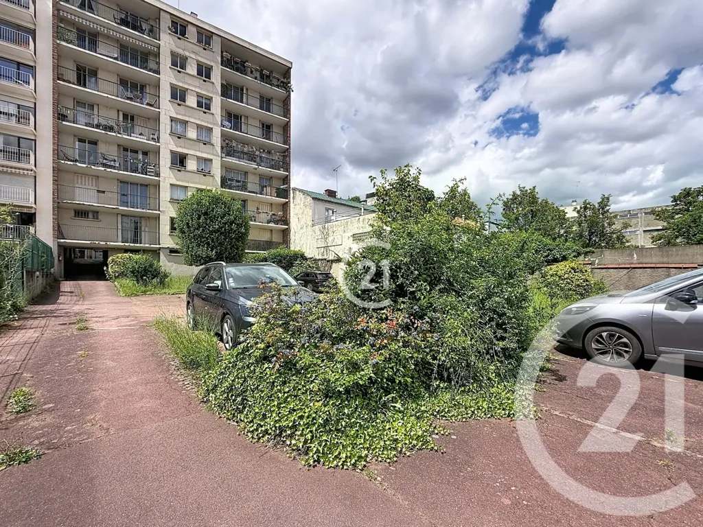 Esterno - Secure Parking Space in Montreuil