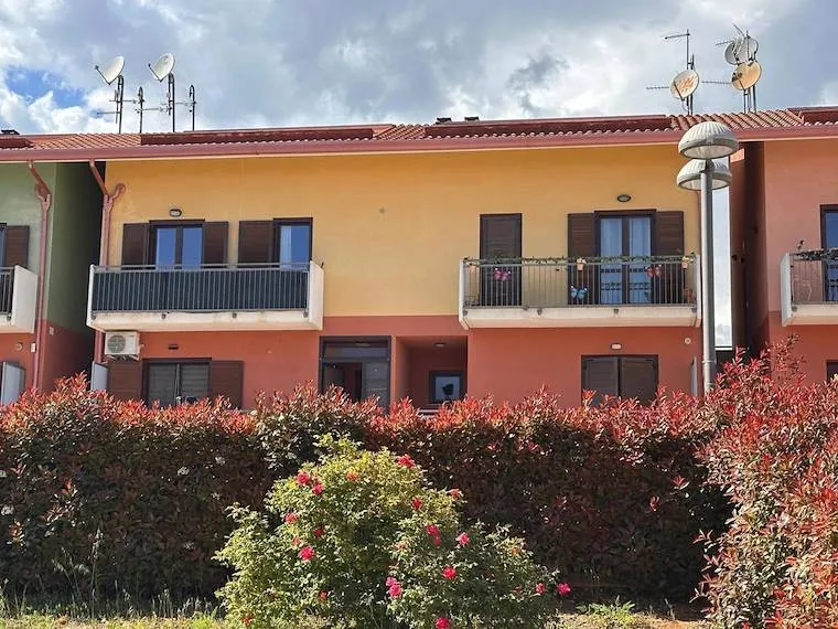 Välivaade - Twin-Storey Apartment with Balcony in Avezzano