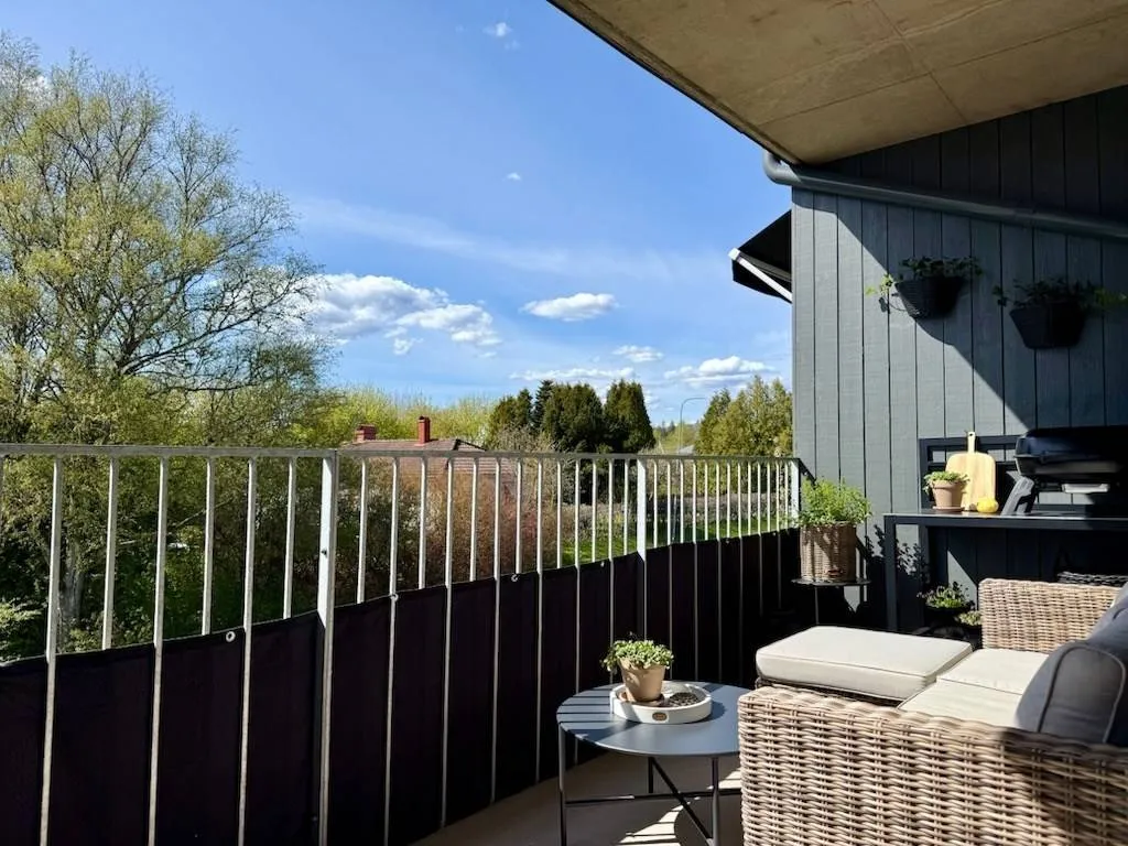 Rõdu - Penthouse Flat with South-West Balcony in Gavelläge
