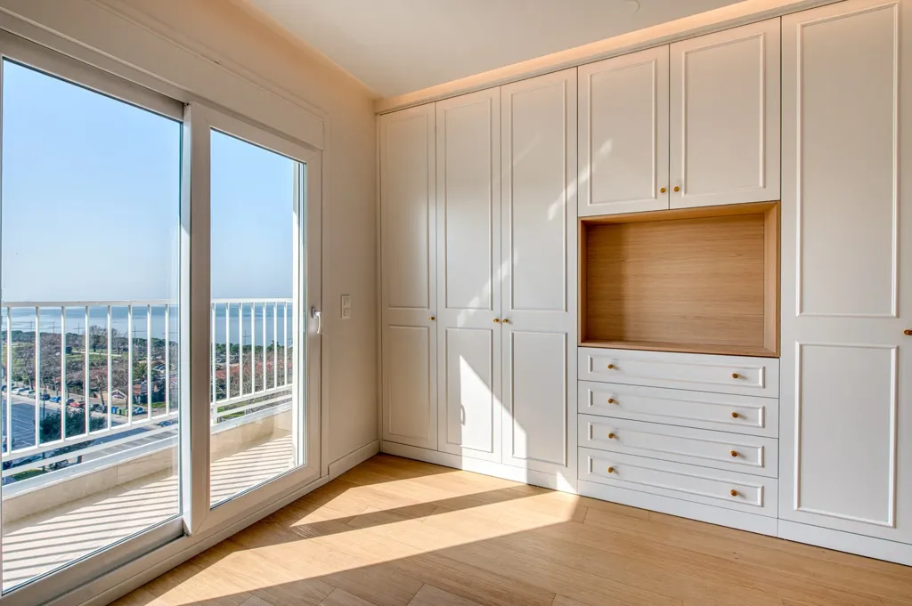 Rooms - 3-bedroom apartment in Thessaloniki