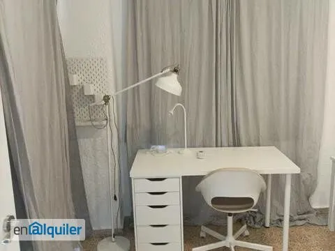 Kabinet - Student Flat with Balcony in Ciutat Jardí, Valencia