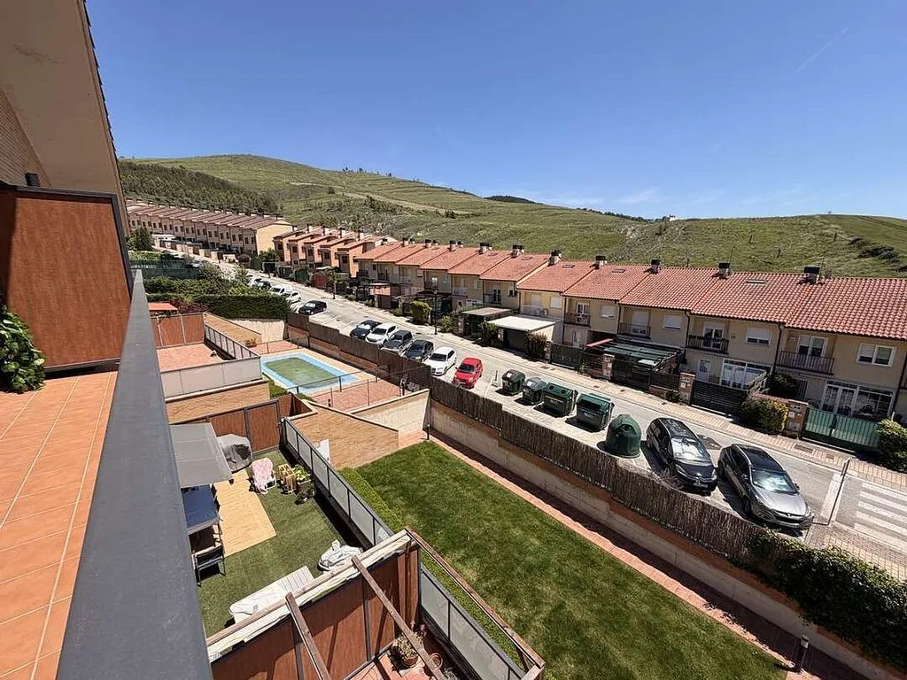 Balcon - Duplex with Pool in Esteribar