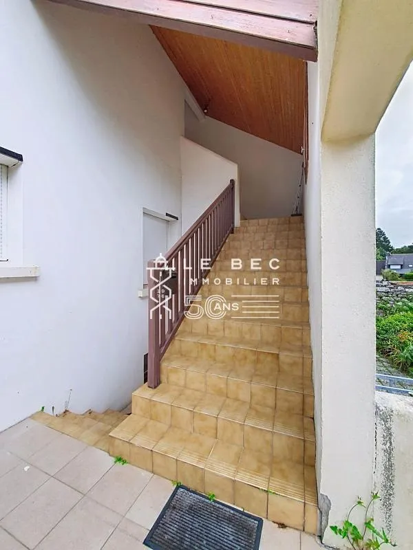 Stanze - House with Constructible Land in Lorient