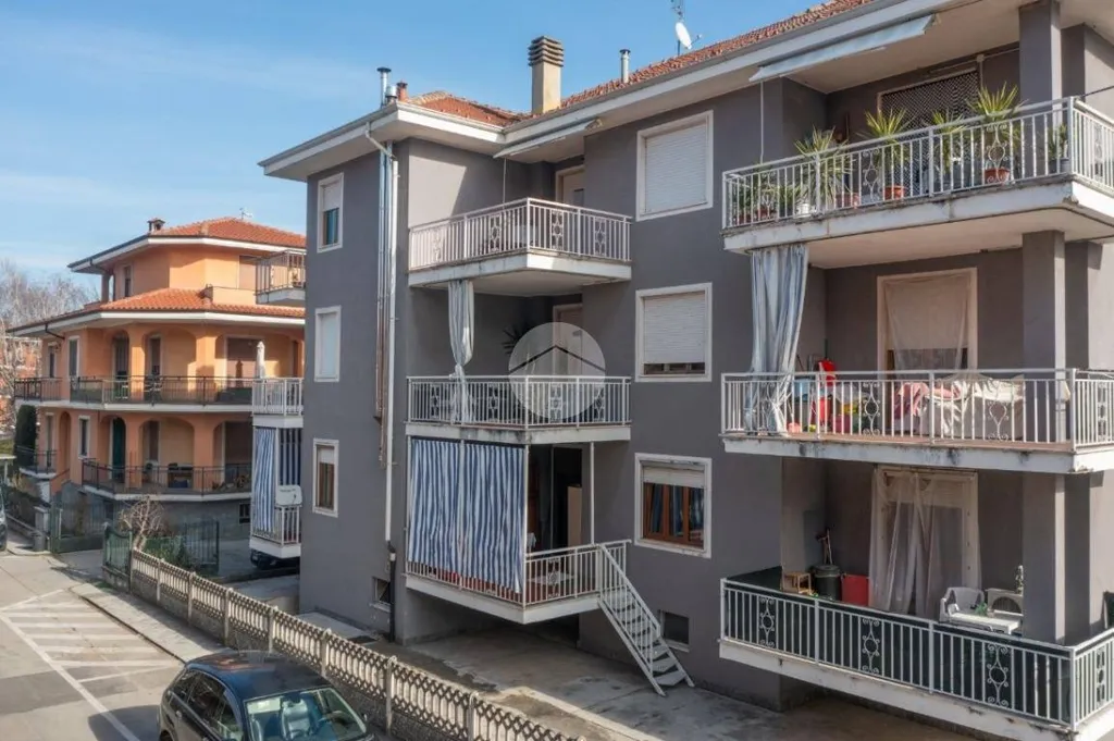 Balcon - Penthouse with Balcony in Narzole