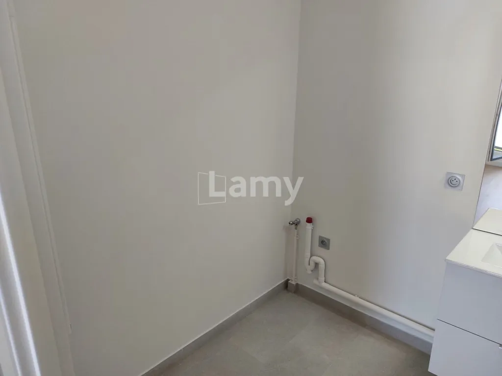 Bagni - New Flat with West Balcony near Gare