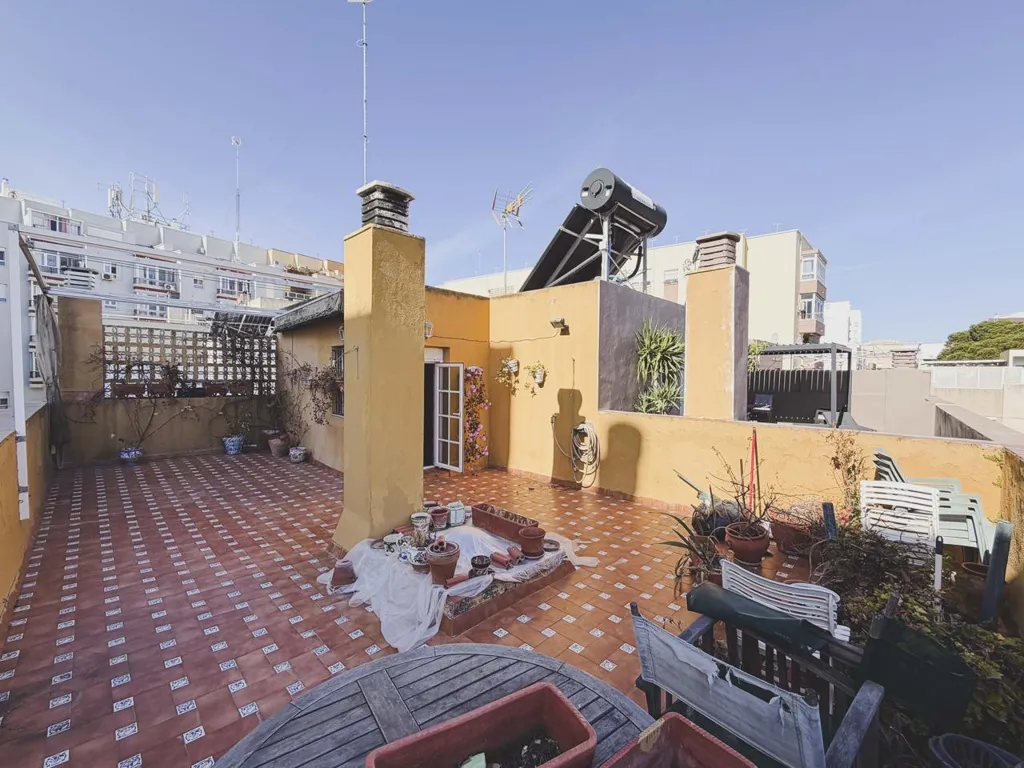Terrace - Corner Chalet with Terrace in San José - Varela