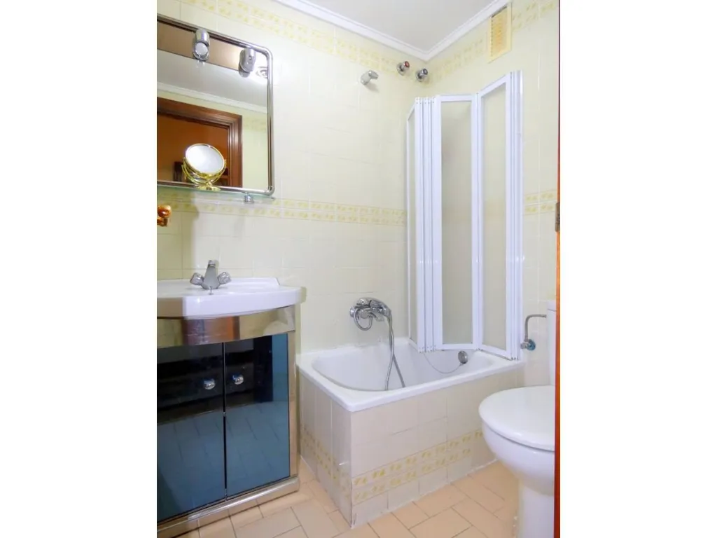 Vannitoad - Flat with Garage in Calle de Karmelo