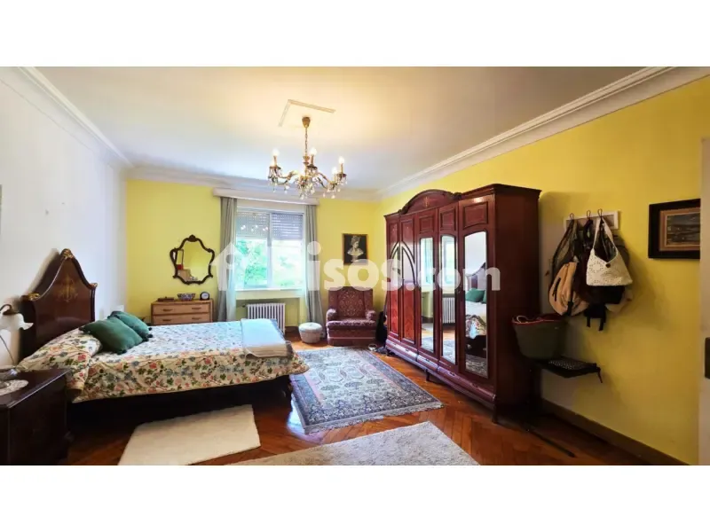 Bedrooms - Señorial House with Private Garden in Torrelavega