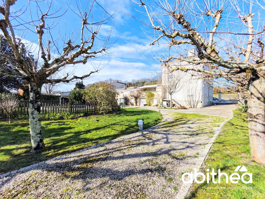 Jardin - Demeure en Pierres avec Piscine à Fronsac