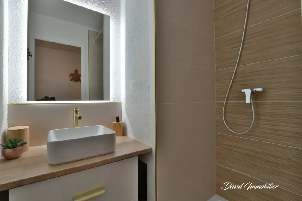 Salles de bain - Studio avec Parking et Vue Dégagée au Barcarès