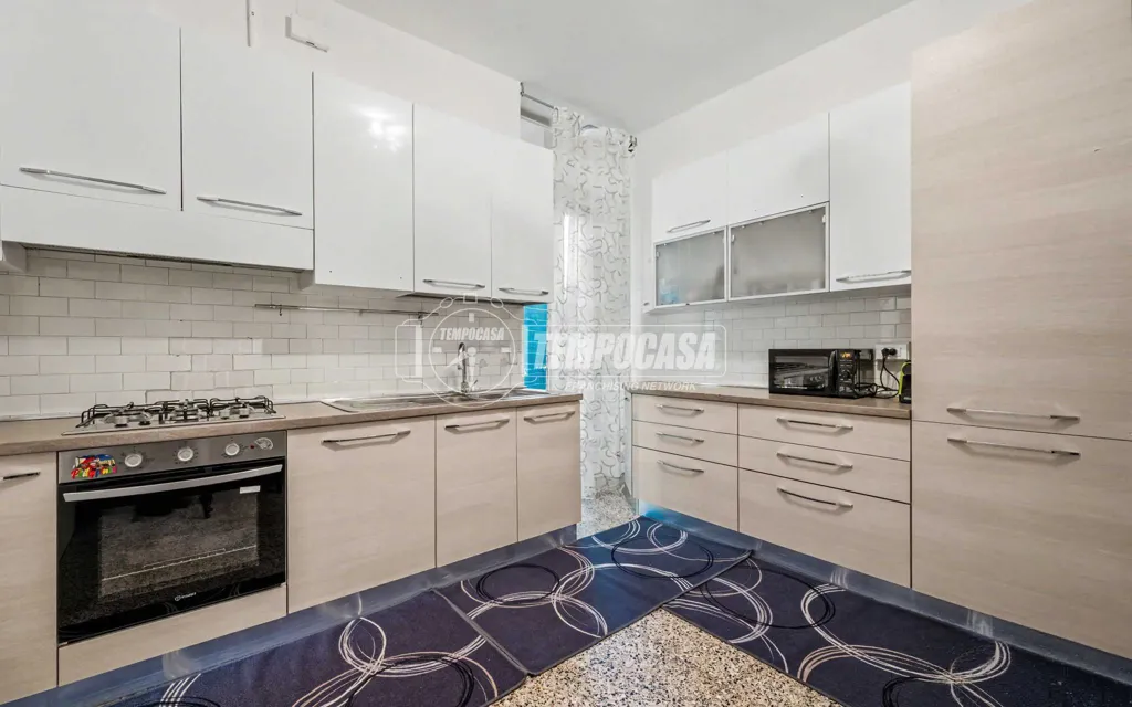 Cuisine - Central Trilocale with Balcony in Faenza
