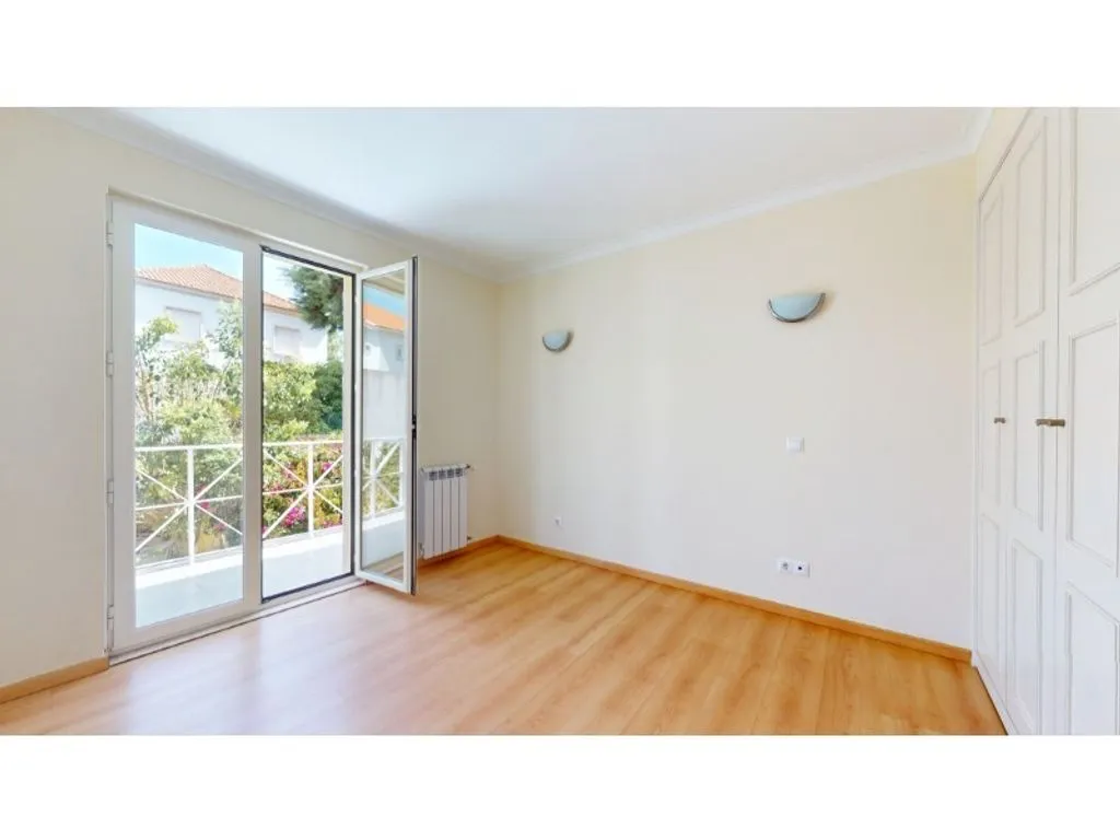 Toad - Luxury Semidetached House with Garden in Belem