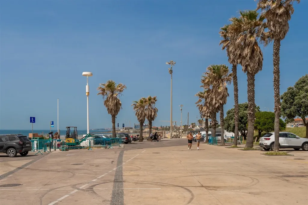 Modern Apartment with Sea View in Carcavelos