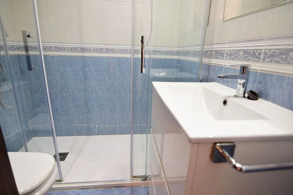 Bagni - Ample Apartment with Balcony in El Poble Sec