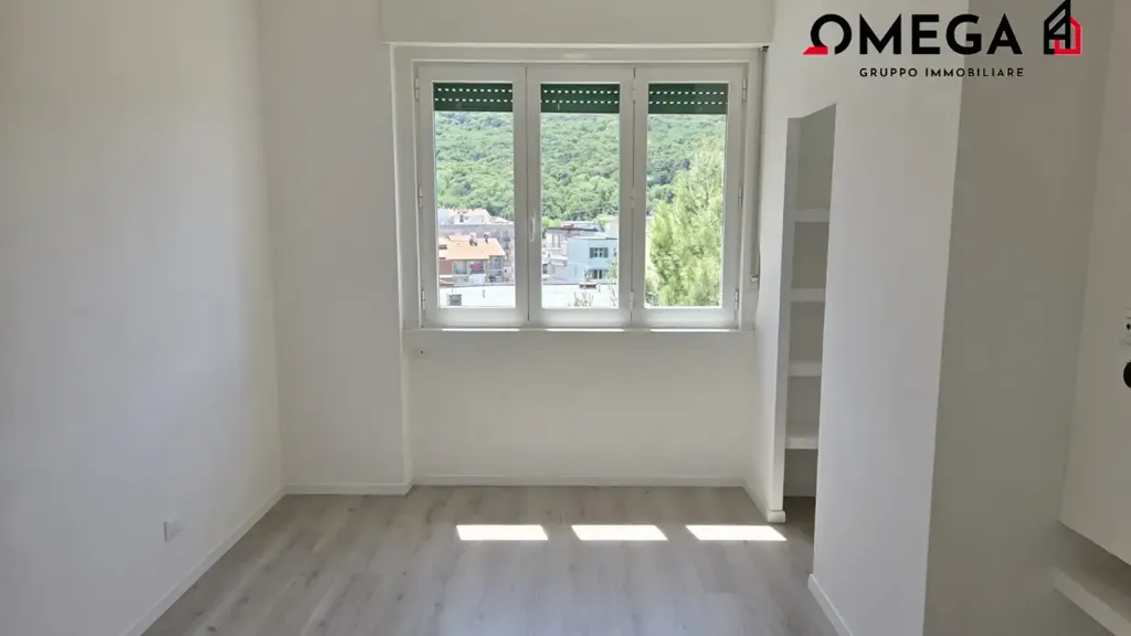 Pièces - Modern Studio with South Exposure in Trieste