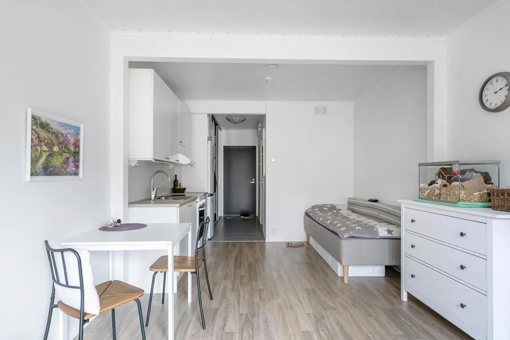 Chambres - First Floor Apartment with Balcony in Savio, Kerava
