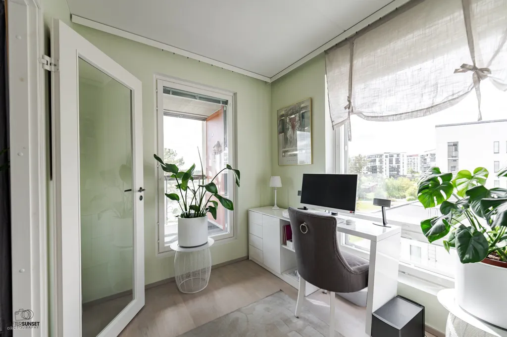 Studio - Modern Apartment with Balcony in Halkoniemi