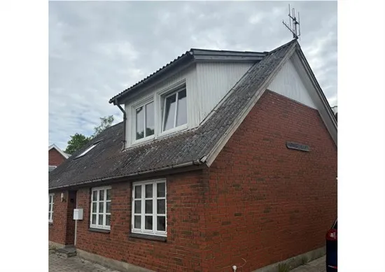 Välivaade - Detached House with Brick Facade in Hobro