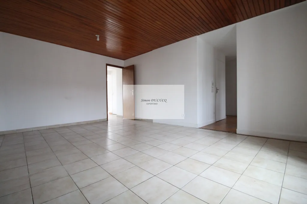 Pièces - Ensemble Immobilier avec Local Commercial à Saint-Affrique