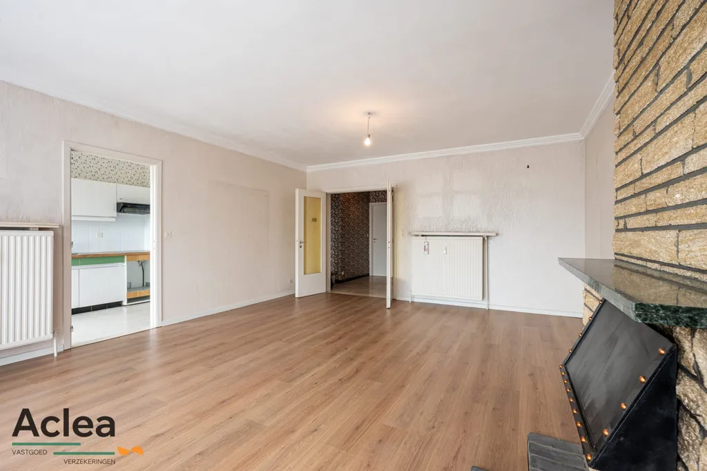 Séjour - Appartement avec Balcon et Vue sur l'Église à Eeklo