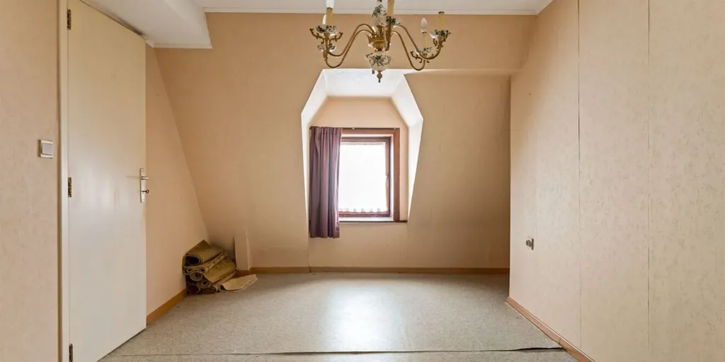 Esik - Multi-Purpose Building with Large Garden in Sinaai