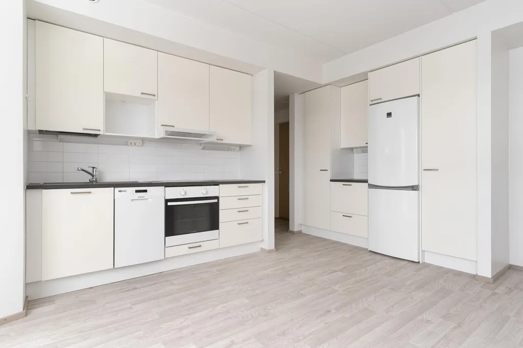 Köök - Compact Apartment with Balcony in Vermonniitty, Espoo