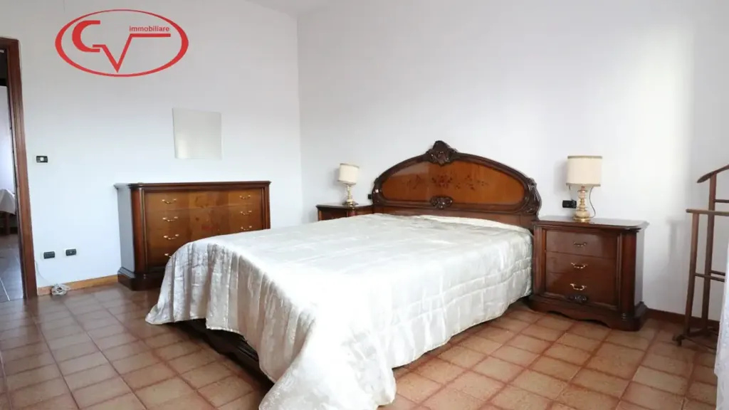 Magamistoad - Spacious 4-Room Apartment with Terraces in Montevarchi