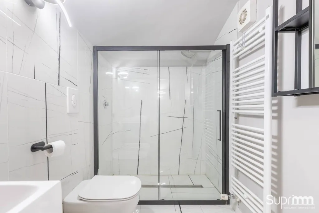 Salles de bain - Restored Apartment with Private Courtyard in Turin