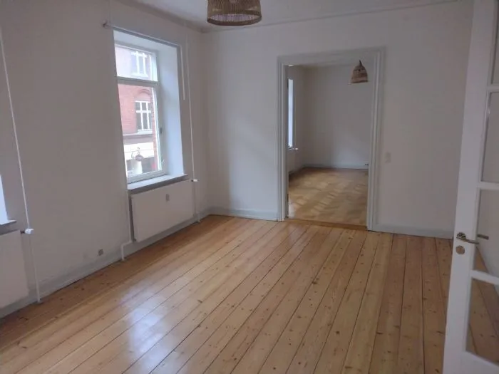 Pièces - Spacious Flat with South-Facing Terrace in Odense C