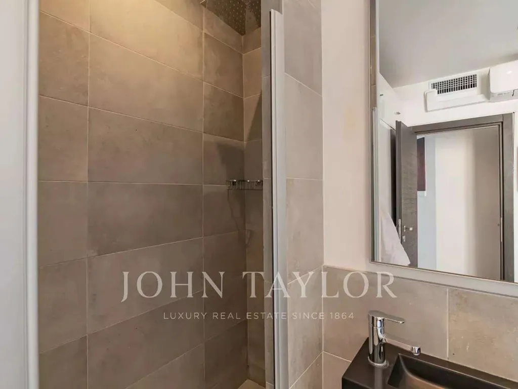 Salles de bain - Appartement avec Vue Mer dans le Vieux Port de Cannes