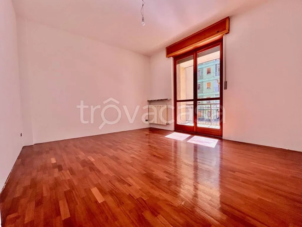 Pièces - Apartment with Balcony and Parking in Cuneo