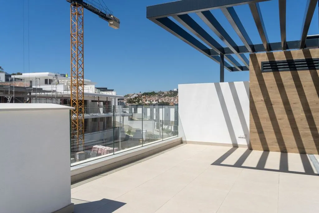 Terrazza - Contemporary Villa with Pool in Serene Atalaya