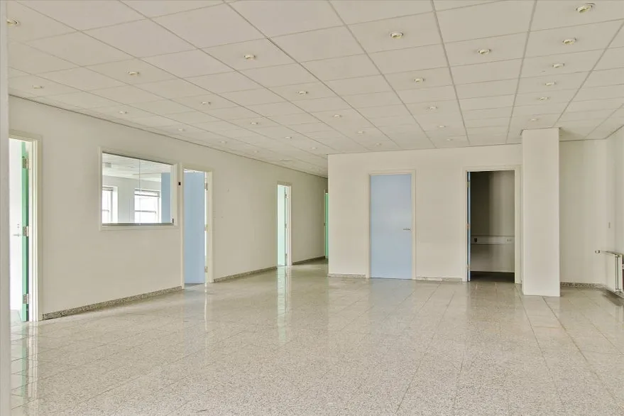 Toad - Office Space with Division Potential in Højbjerg