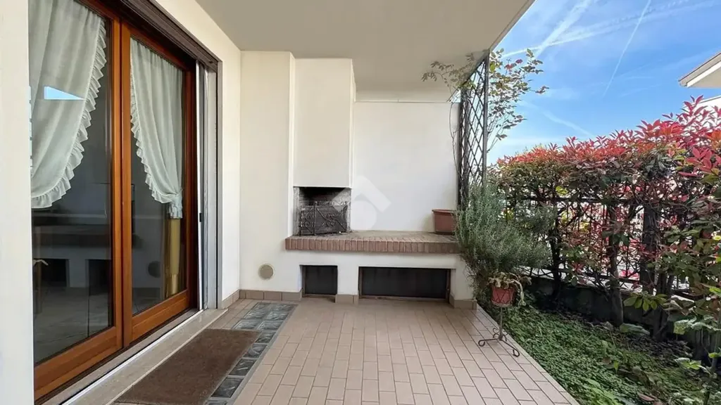 Terrasse - Villa with Garden in Due Carrare