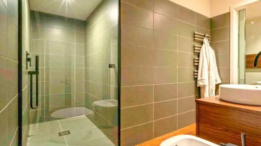 Vannitoad - Modern Penthouse with Garage in Bergamo