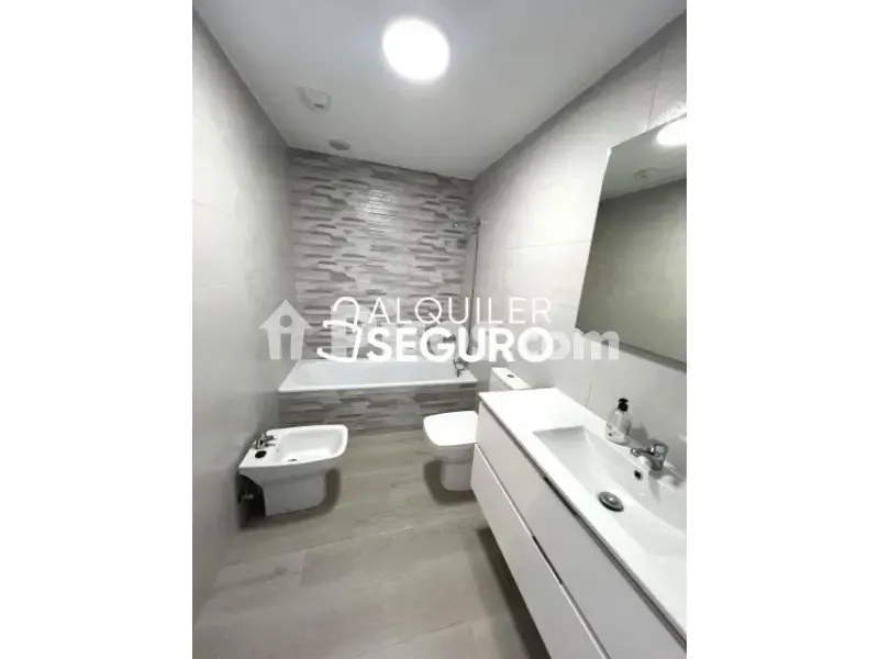 Salles de bain - Semi-New Chalet with Patio in Illescas